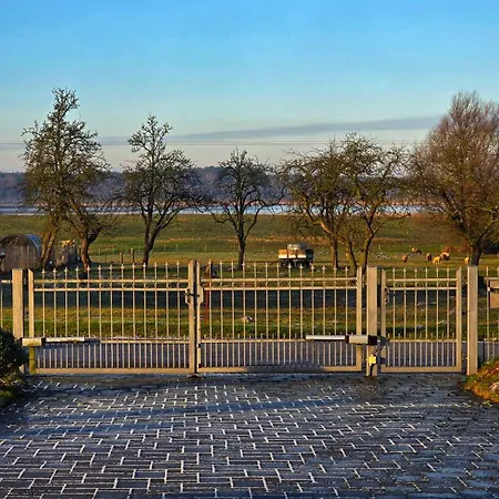 Fietes Achternutkiek بيت للعطل *