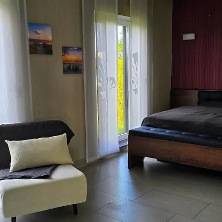 Fietes Achternutkiek بيت للعطل *